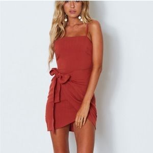 White Fox Boutique Any Takers Bow Tie Back Wrap Sleeveless Rust Dress Medium